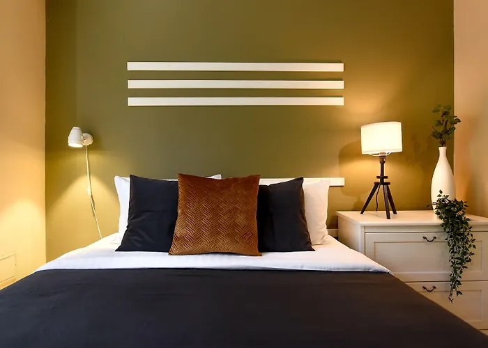 Balcescu No. 33 * Bucureşti