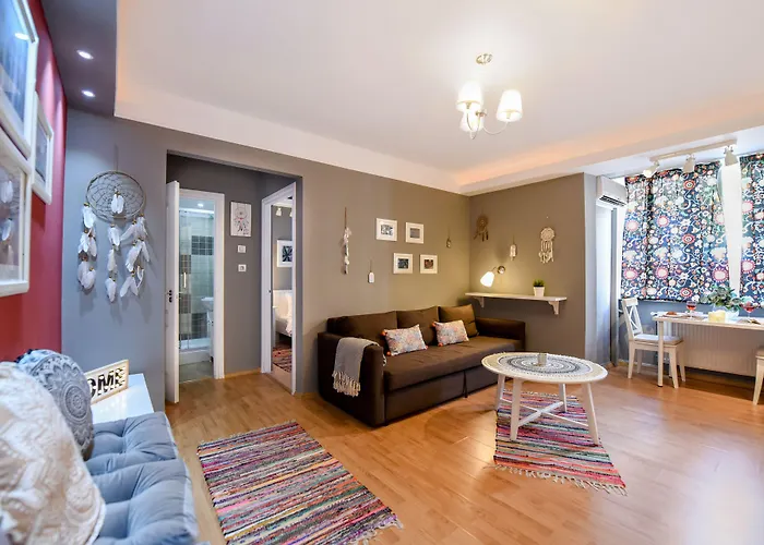 Balcescu No. 33 Apartment *